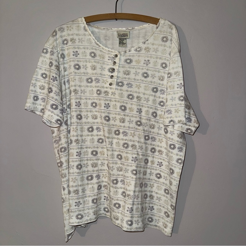 Classic Elements Cream and Gray Floral Blouse